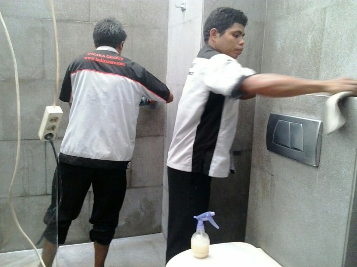 Jasa bersih-bersih kamar mandi di Bali