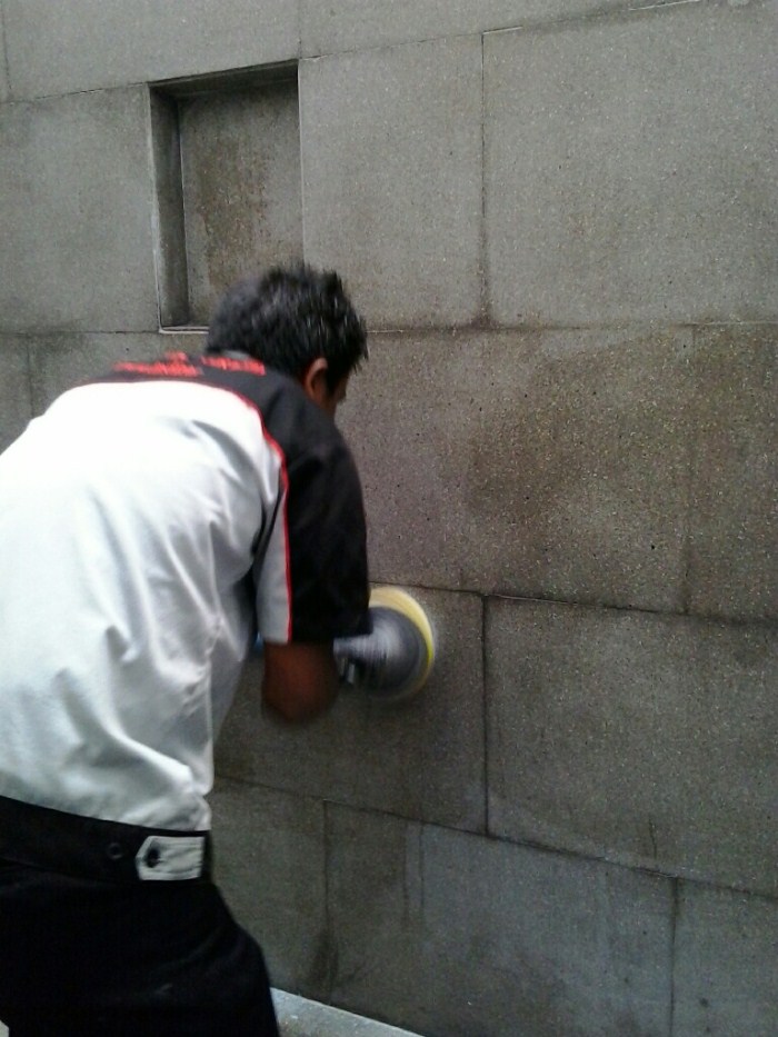 Jasa bersih-bersih kamar mandi di Bali