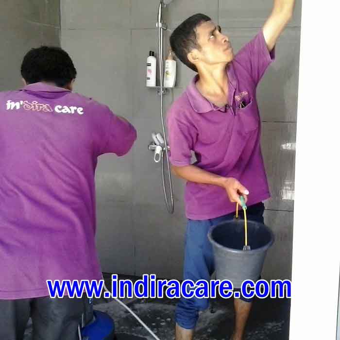 Jasa cuci kursi makan di Bali