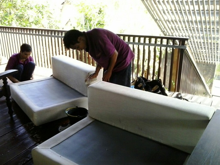 Jasa cuci sofa bed di Bali