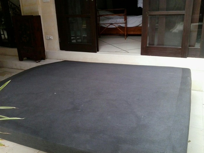 Jasa cuci springbed di Bali